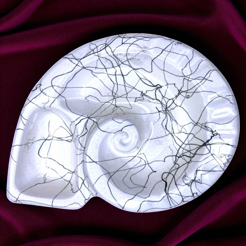 Vintage MCM Nautilus Shell Ashtray Black Drip Glaze Ceramic Retro Décor